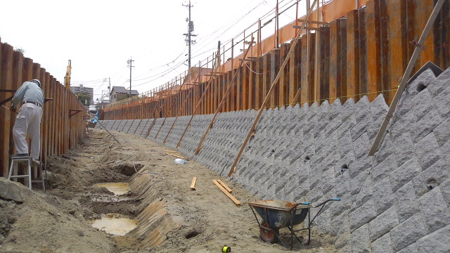 ���y�،���